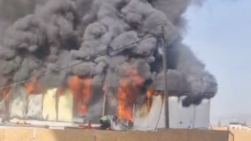 Armutlu’da şantiye konteynerlerinde feci yangın..