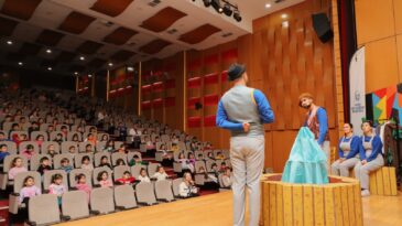 HBB TİYATROSU, BELEN VE DEFNE’DE ÇOCUKLARLA BULUŞTU