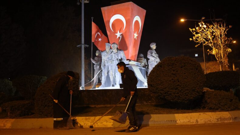 HBB’DEN KIRIKHAN’DA BAYRAM TEMİZLİĞİ