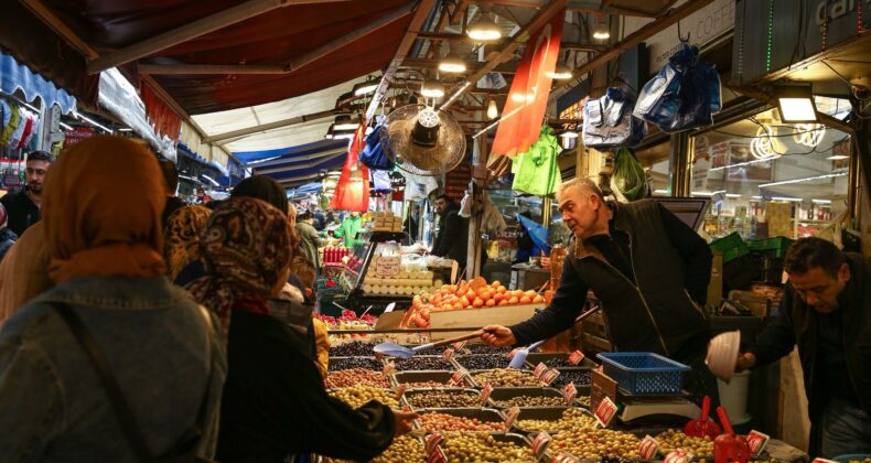  2 Nisan’da 28 milyar TL’lik alışveriş yapıldı