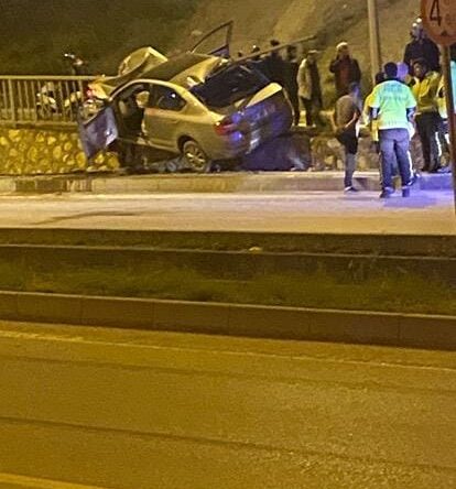 ORHANLI ÜSTEÇİDİNDE KAZA: 2 YARALI