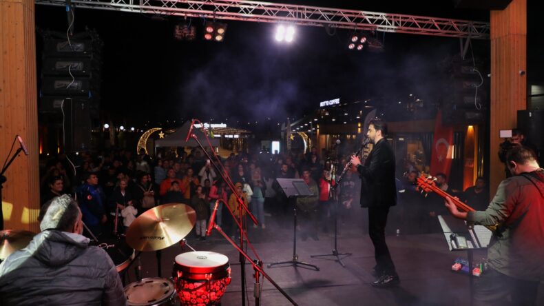 BÜYÜKŞEHİR, KÜLTÜR ŞÖLENİNE DEVAM EDİYOR