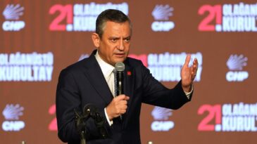 CHP’DE ÖZGÜR ÖZEL YENİDEN BAŞKAN