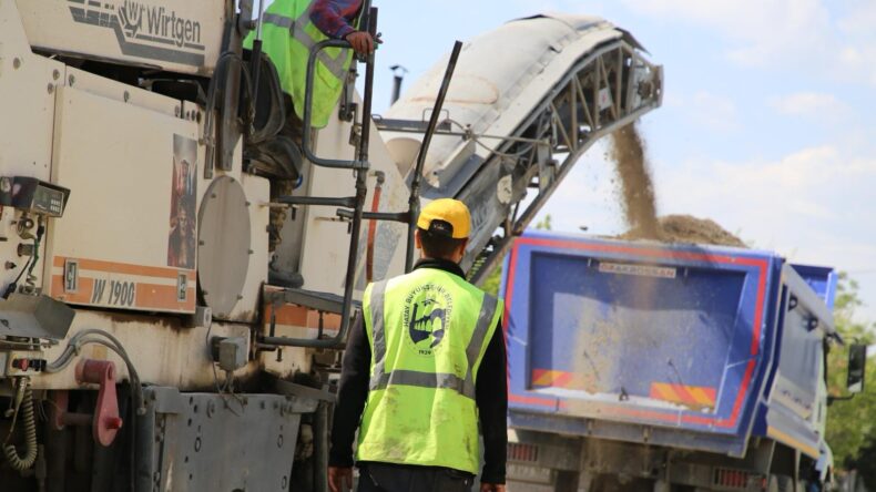 HBB’DEN DÖRTYOL YEŞİLKÖY MAHALLESİ’NE 7 KM ASFALT