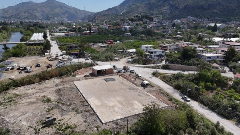 HBB’DEN SAMANDAĞ’A HALI SAHA MÜJDESİ