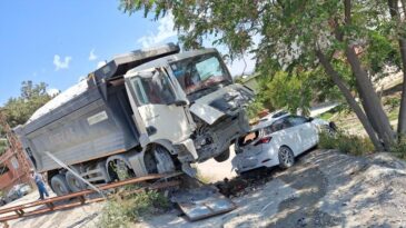 KARLISU’DA KAMYON KAZASI!