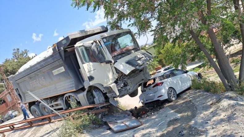 KARLISU’DA KAMYON KAZASI!