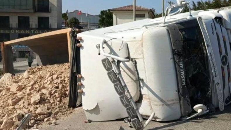 Kazada kamyon sürücüsü yaralandı