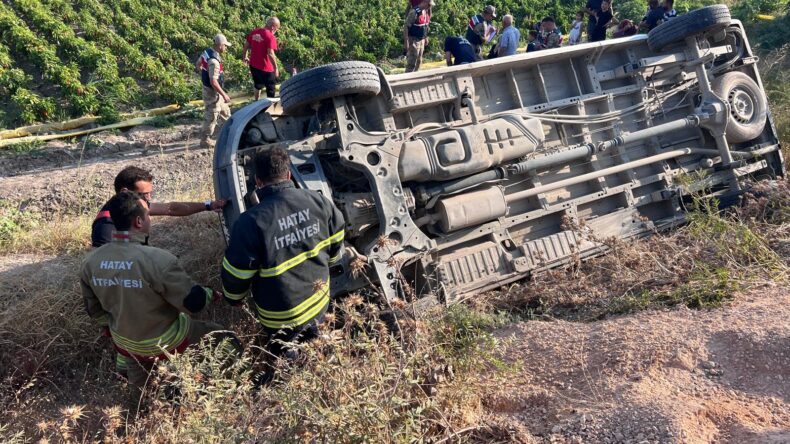 Hatay’da devrilen engelli servisindeki 13 kişi yaralandı