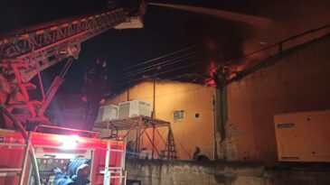 ERZİN’DE FABRİKADA ÇIKAN YANGINDA 1 İŞÇİ HAYATINI KAYBETTİ