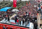 CHP’Lİ ÖZGÜR ÖZEL HATAY’DA MİTİNG YAPTI