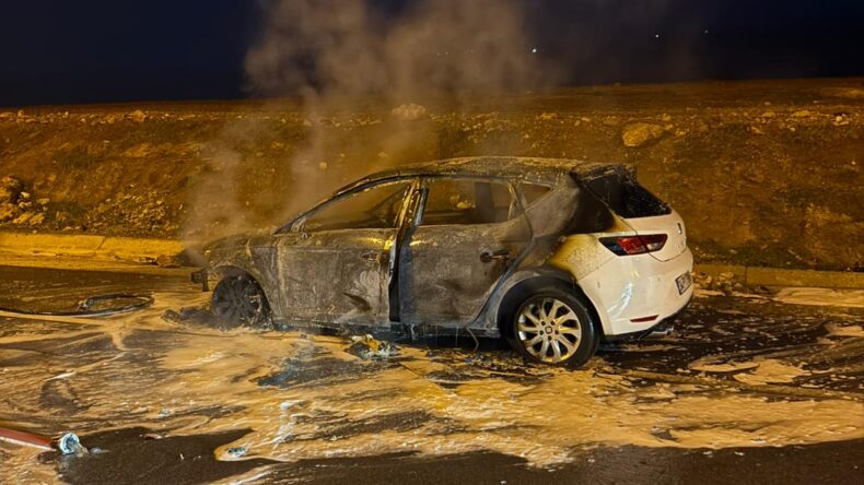 REYHANLI’DA ARAÇ YANGINI