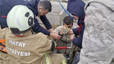 ÇUKURA DÜŞEN KİŞİ KURTARILDI