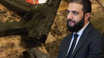 Saray içerisinde iç çatışma: Silahlar çekildi, Şara’yı üzerine kapanan koruması kurtardı