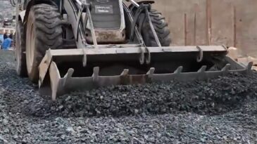 ANTAKYA BELEDİYESİ’NDEN YOL ONARIM ÇALIŞMALARI DEVAM EDİYOR