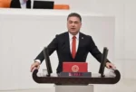 HATAYLI MİLLETVEKİLİ TBMM’DE YUMRUKLARIN HEDEFİ OLDU!