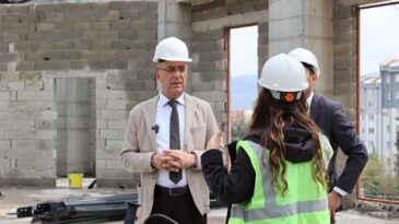 BAŞKAN İBRAHİM NACİ YAPAR, YAPIMI DEVAM EDEN SOSYAL TESİSİ İNCELEDİ