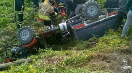 ALTINÖZÜ’NDE DEVRİLEN PATPATIN SÜRÜCÜSÜ HAYATINI KAYBETTİ