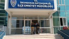 SALDIRGAN SATIRLA 3 KİŞİYİ YARALADI