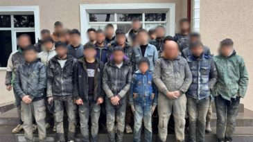 HATAY’DA SINIRDA 37 KAÇAK GÖÇMEN YAKALANDI