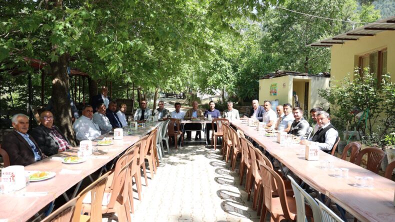 BAŞKAN İBRAHİM NACİ YAPAR, MUHTARLARLA BİR ARAYA GELDİ