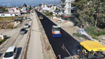 ARSUZ KARAAĞAÇ MAHALLESİ’NDEKİ PRESTİJ CADDE PROJESİ SÜRÜYOR