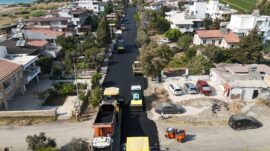 ARSUZ GÖKMEYDAN’DA 2 BİN 550 M’LİK YOL BETON ASFALTLA YENİLENDİ