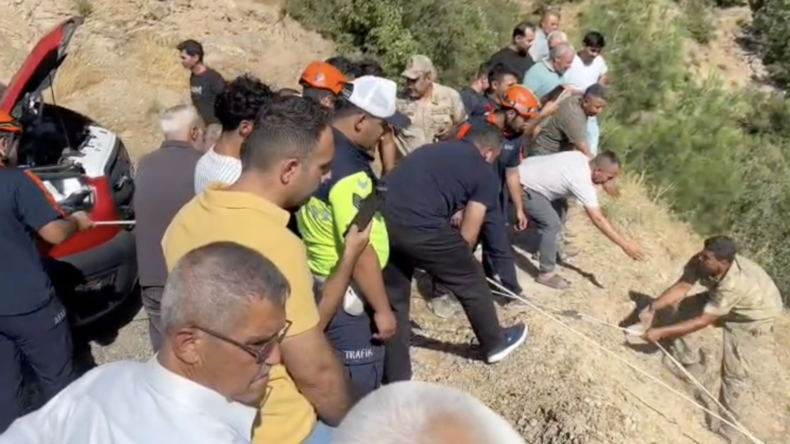 HASSA’DA UÇURUMA DEVRİLEN MOTOSİKLETİN SÜRÜCÜSÜ HAYATINI KAYBETTİ